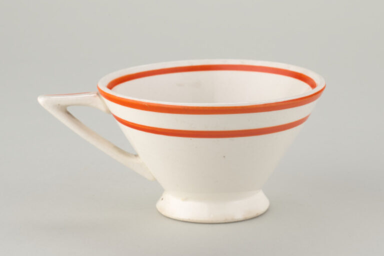 "TRICORNE" CUP