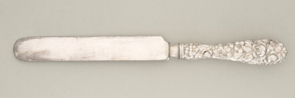 “Chrysanthemum” Dessert Knife - Image 1