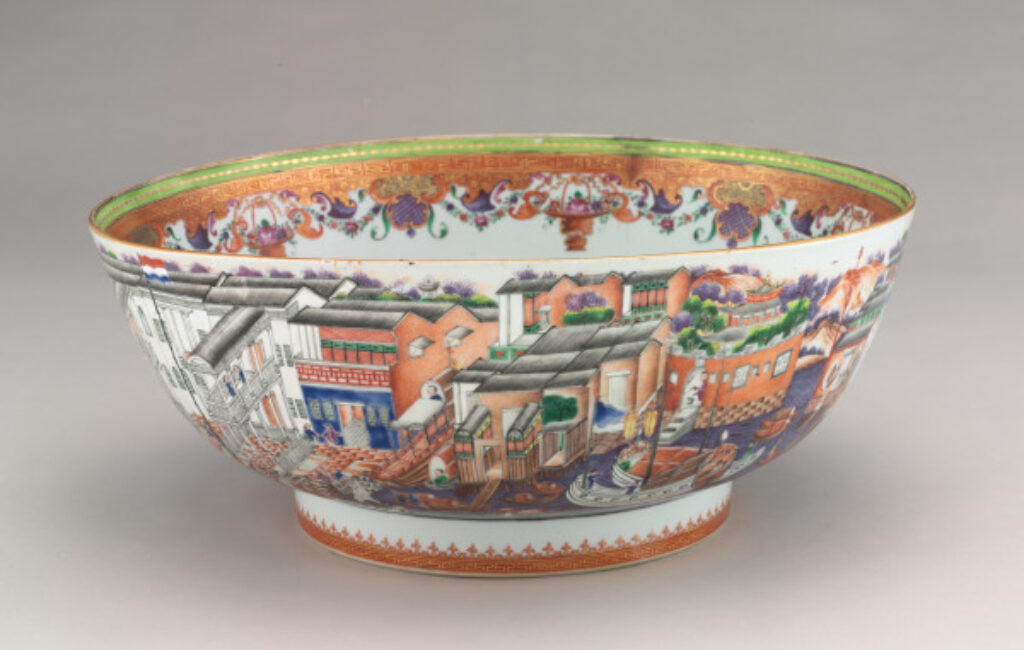 European Market Bowl Depicting Canton Hongs - Image 4
