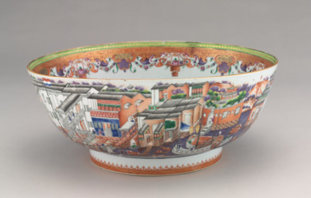 European Market Bowl Depicting Canton Hongs - Image 3