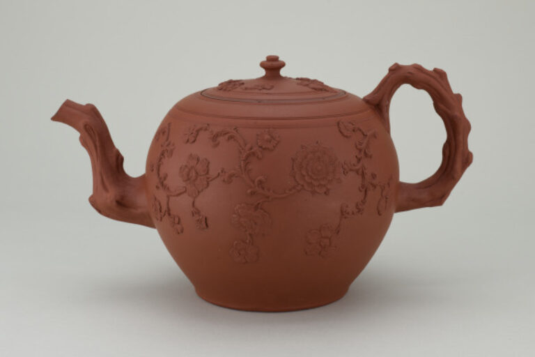 Covered Punch pot
