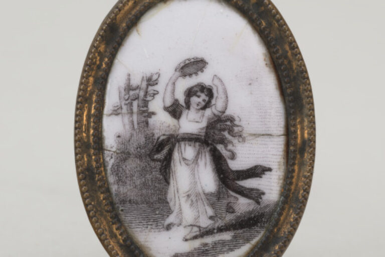Tieback Decorated with the Figure of a Dancer