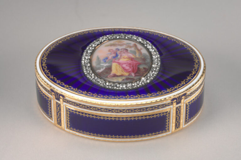 Snuffbox
