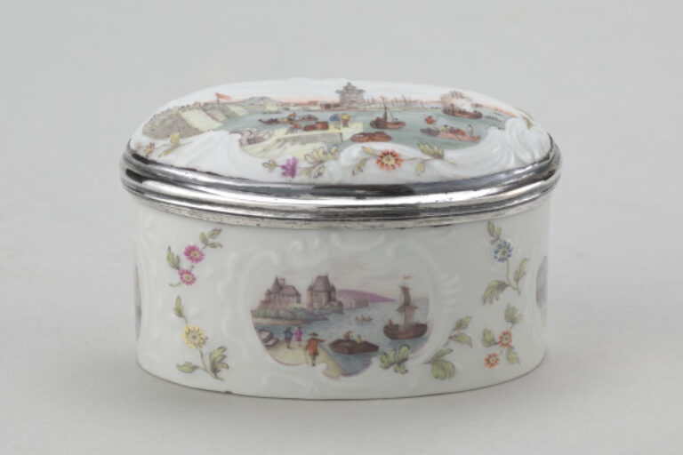 Oval Snuffbox