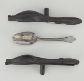 Spoon with Mold