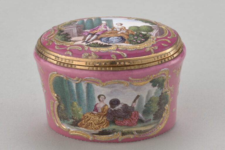 Snuffbox