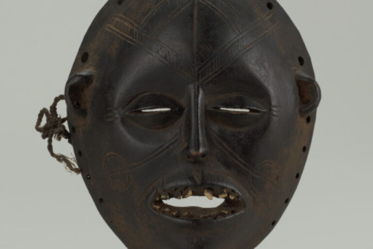 Female Ancestor Mask (Nalindele)