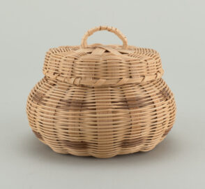 Button basket