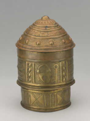 Container for Cosmetics or Jewelry (Mforowa)