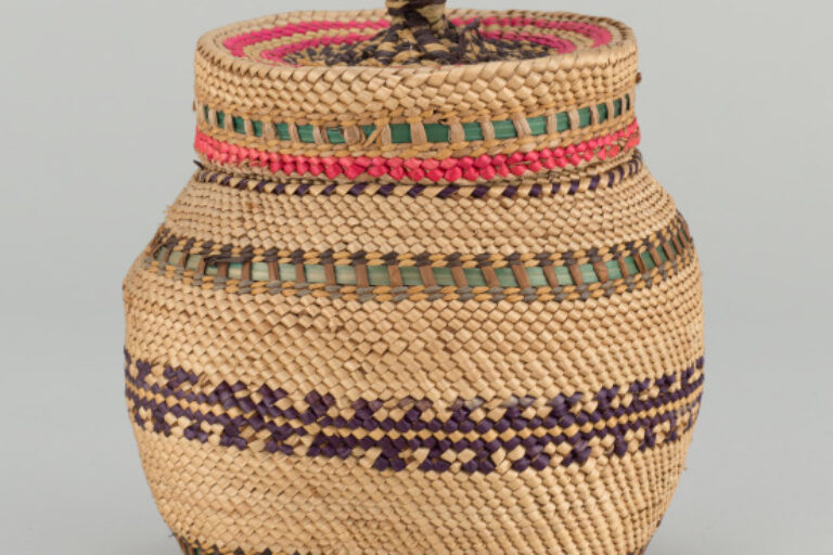 LIDDED BASKET