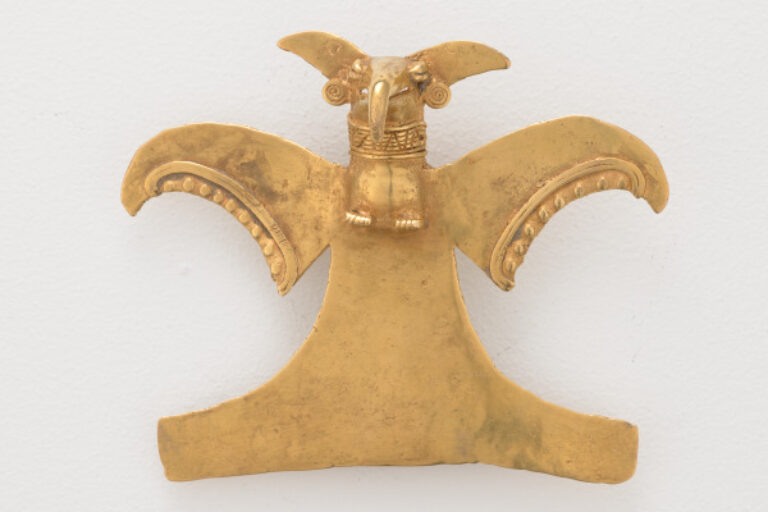 Pendant in the form of an eagle or king vulture with outstretched wings