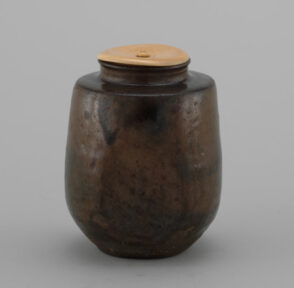 Seto Tea Caddy (chaire)