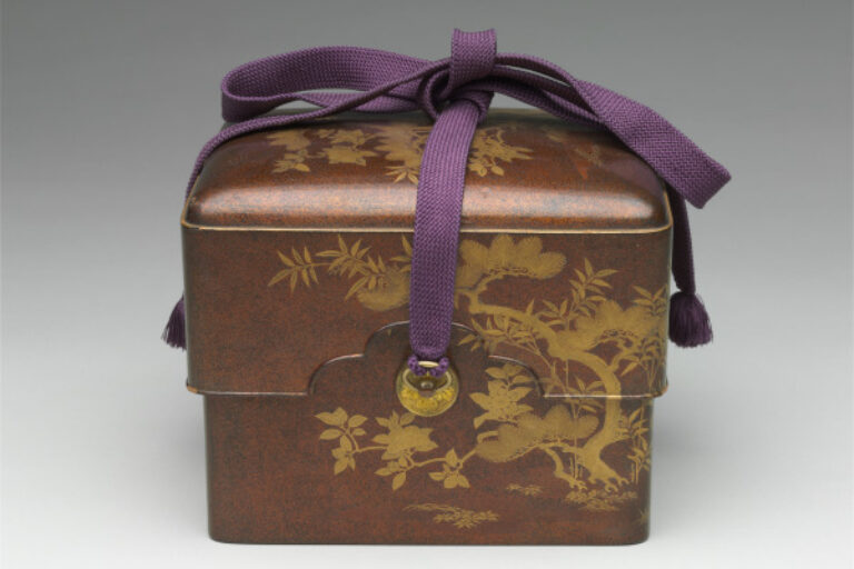 Cosmetic Box Decorated with the “Three Friends of Winter”