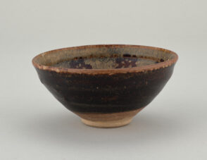 Tea Bowl Decorated Resist Pattern of Flower Blossoms