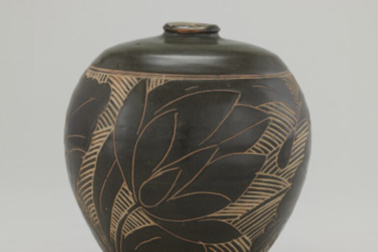Cizhou-Type Bottle with Cut-glaze Lotus Flower-and-Leaf Design