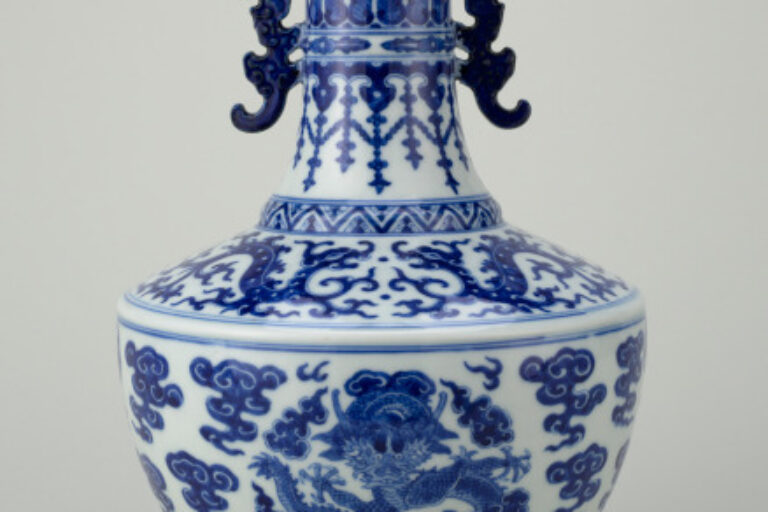 Archaistic Vase Decorated with Dragons, Bats and Peaches of Immortality