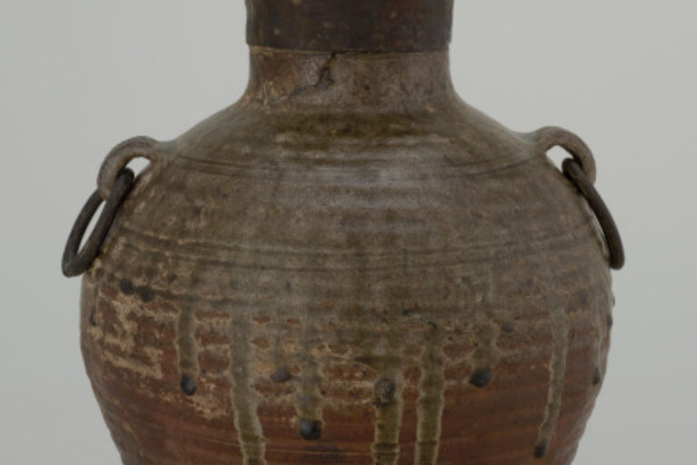 Storage Vessel with Incised Linear Design around Neck