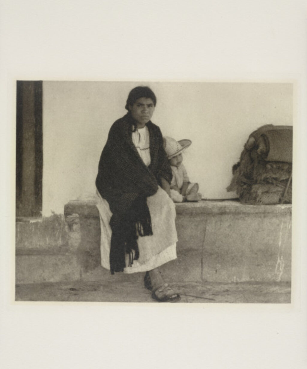 15. Woman and Baby · Hidalgo