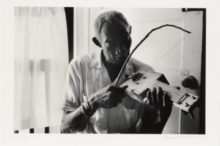 CIGAR BOX FIDDLER SCOTT DUNBAR, MISSISSIPPI, JULY 1975