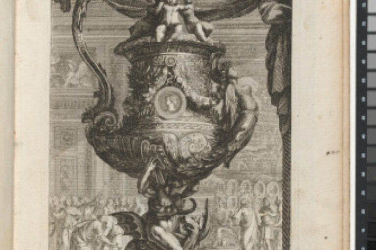 LARGE VASE WITH A MEDALLION PORTRAIT OF A WOMAN