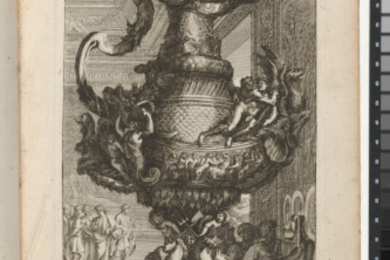 LARGE BOAT-SHAPED VASE