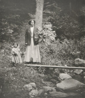 Kate and Rachel Van Der Zee, Lenox, Massachusetts, 1909