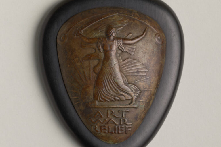 "ART WAR RELIEF" MEDAL