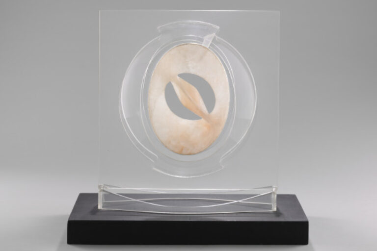 CONSTRUCTION WITH ALABASTER CARVING