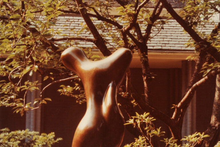 JEAN ARP, TORSO. PHOTOGRAPH TAKEN IN THE WURTZBURGER SCULPTURE GARDEN (ORIGINAL SITE, TIMBERLANE)