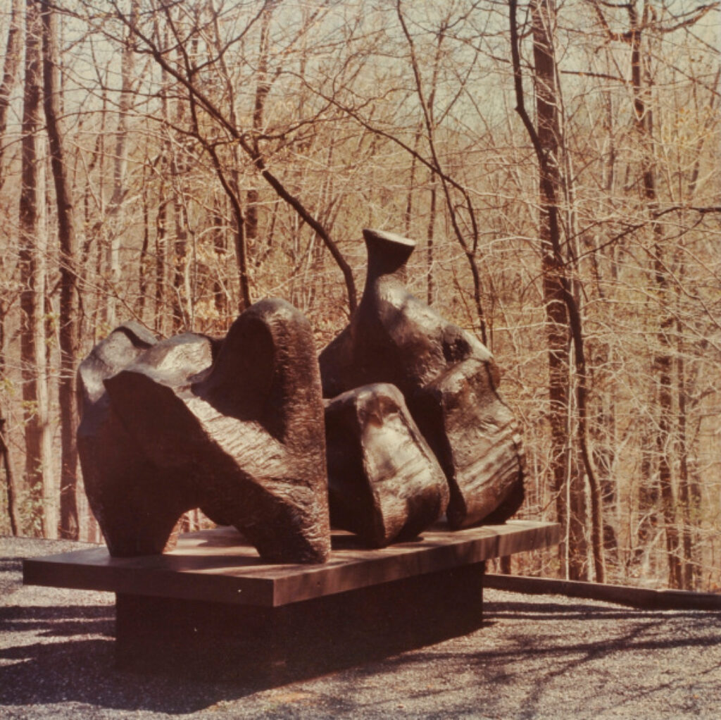 Menri Moore, Three Piece Reclining Figure. Photograph taken in The Wurtzburger Sculpture Garden (original site, Timberlane)