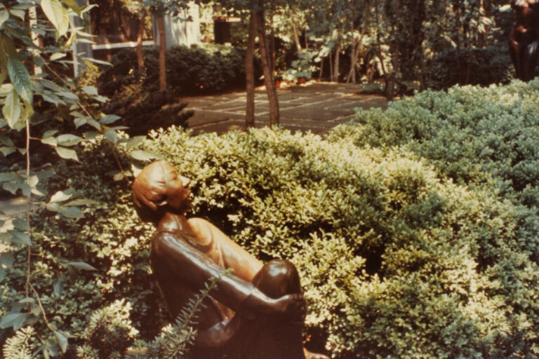 BARLACH, SINGING MAN. PHOTOGRAPH TAKEN IN THE WURTZBURGER SCULPTURE GARDEN (ORIGINAL SITE, TIMBERLANE)
