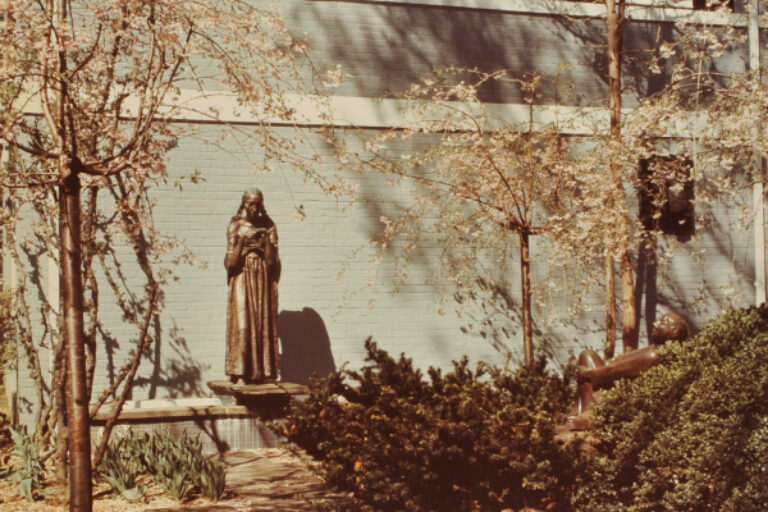 EPSTEIN, THE VISITATION. PHOTOGRAPH TAKEN IN THE WURTZBURGER SCULPTURE GARDEN (ORIGINAL SITE, TIMBERLANE)