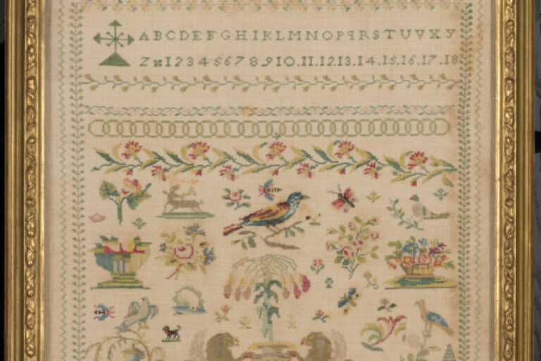 LEMON TREE FLANKED BY GRIFFINS