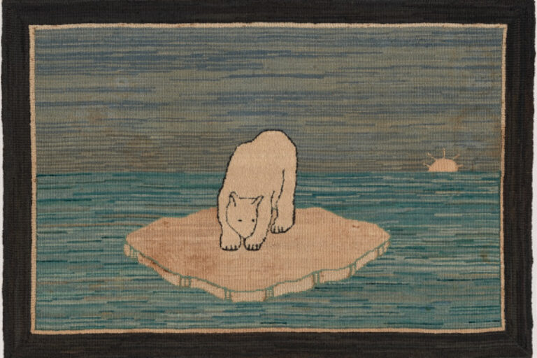 POLAR BEAR ON ICE FLOE