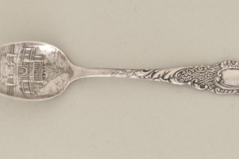 "WORLD'S FAIR CHICAGO" DEMITASSE SPOON