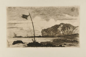 Falaise du Nord avec pavillon-signal au premier plan à gauche