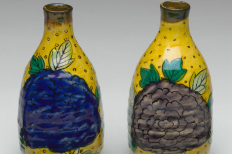 Small Ko-Kutani Style Sake Bottle