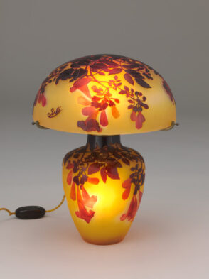 Trumpet Vine Table Lamp