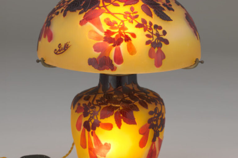 Trumpet Vine Table Lamp