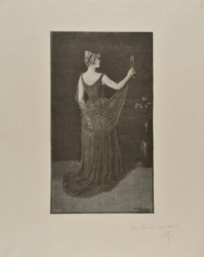 (Woman holding a mirror, seen from behind)