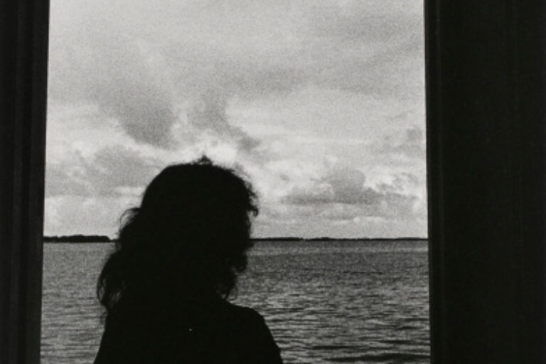 GIRL, DOOR, SEA