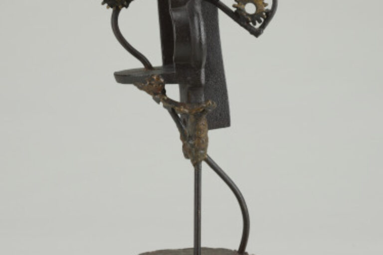 HEAD WITH COGS FOR EYES