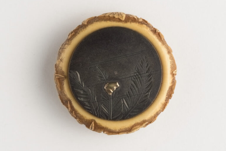 Kagami Netsuke