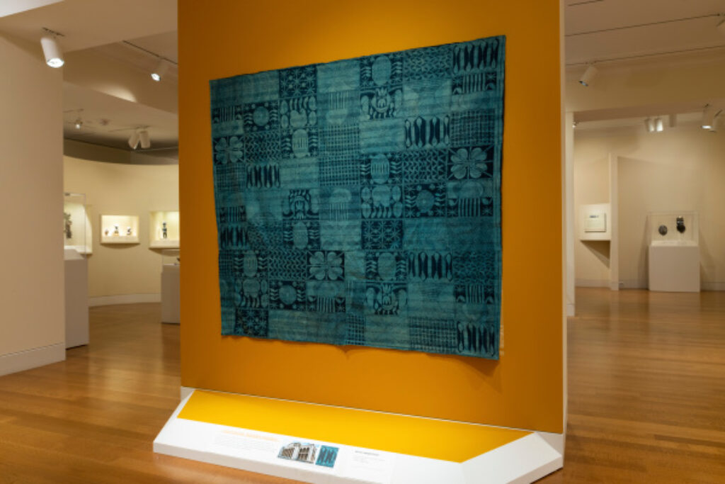 Woman’s Wrapper - Image 3