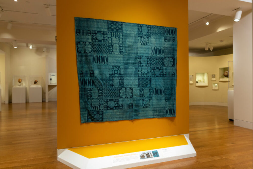 Woman’s Wrapper - Image 2