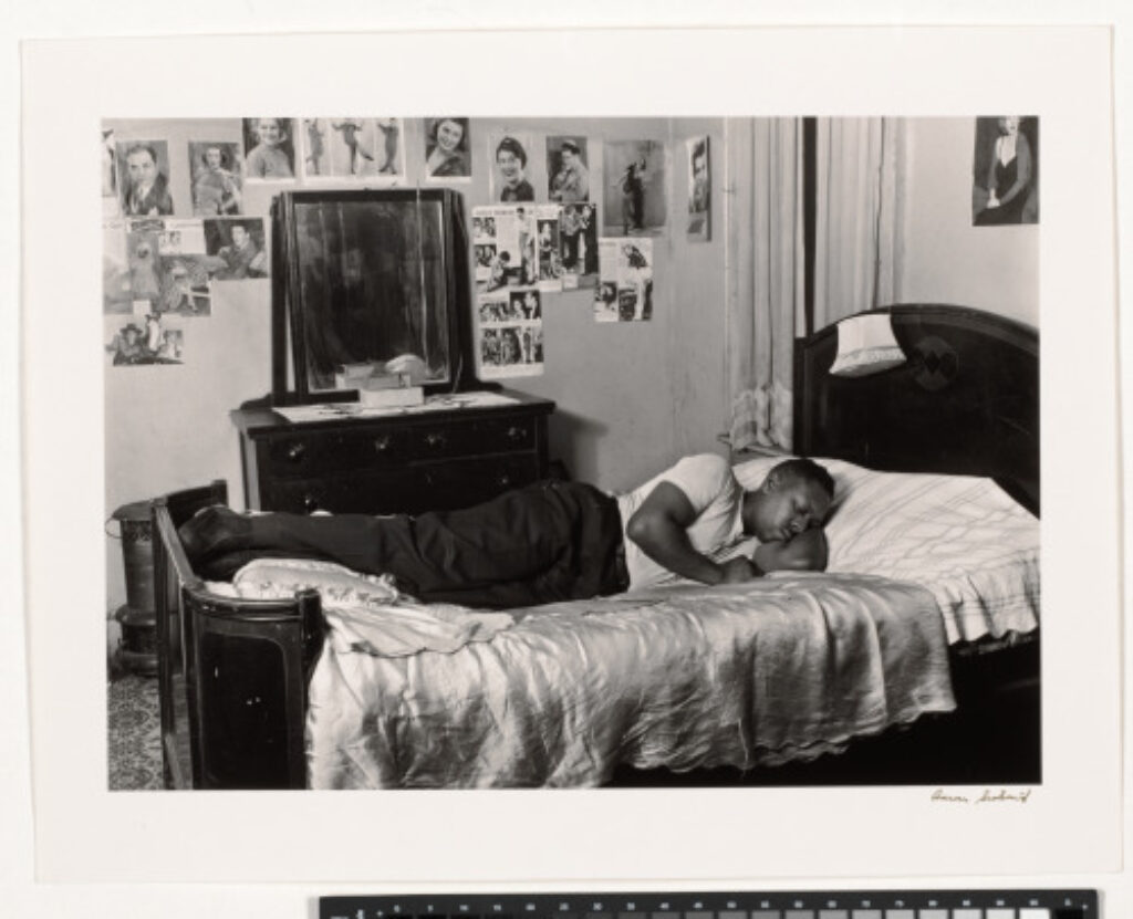 Harlem 1940, Man in Bed