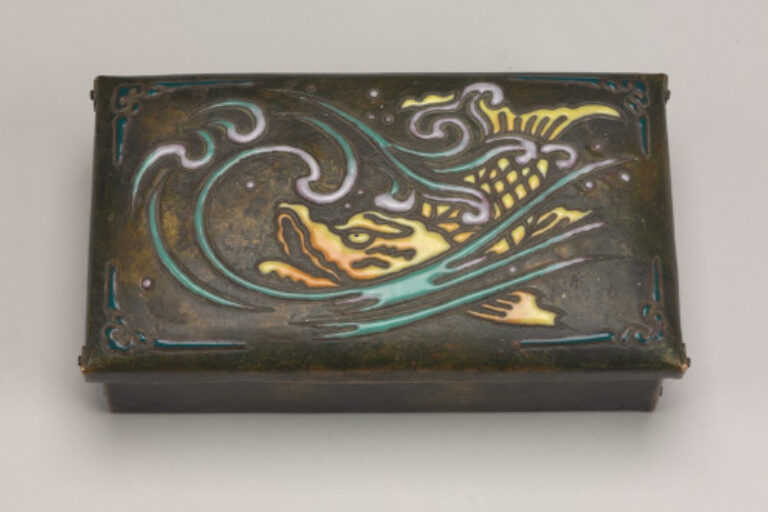 Box Decorated with Swimming Dragon Fish