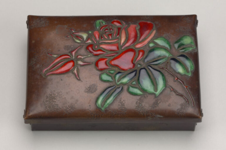 Box Decorated with Roses