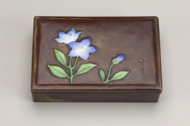 Box Decorated with Balloon Flowers (Kikyo)