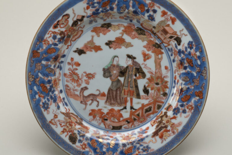 Dutch Market Plate Decorated with a Foreign Couple Walking in a Garden